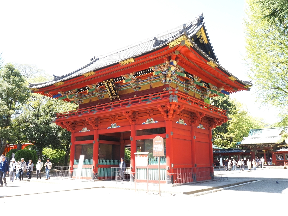斜めから見た楼門