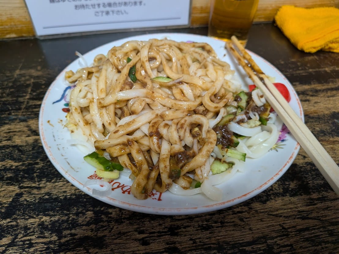 かき回したじゃじゃ麺
