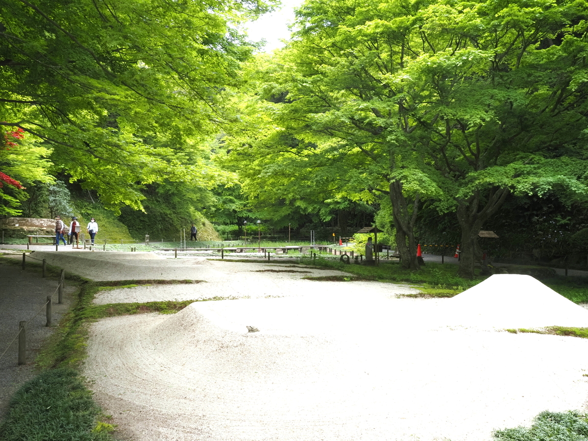 本堂後庭園