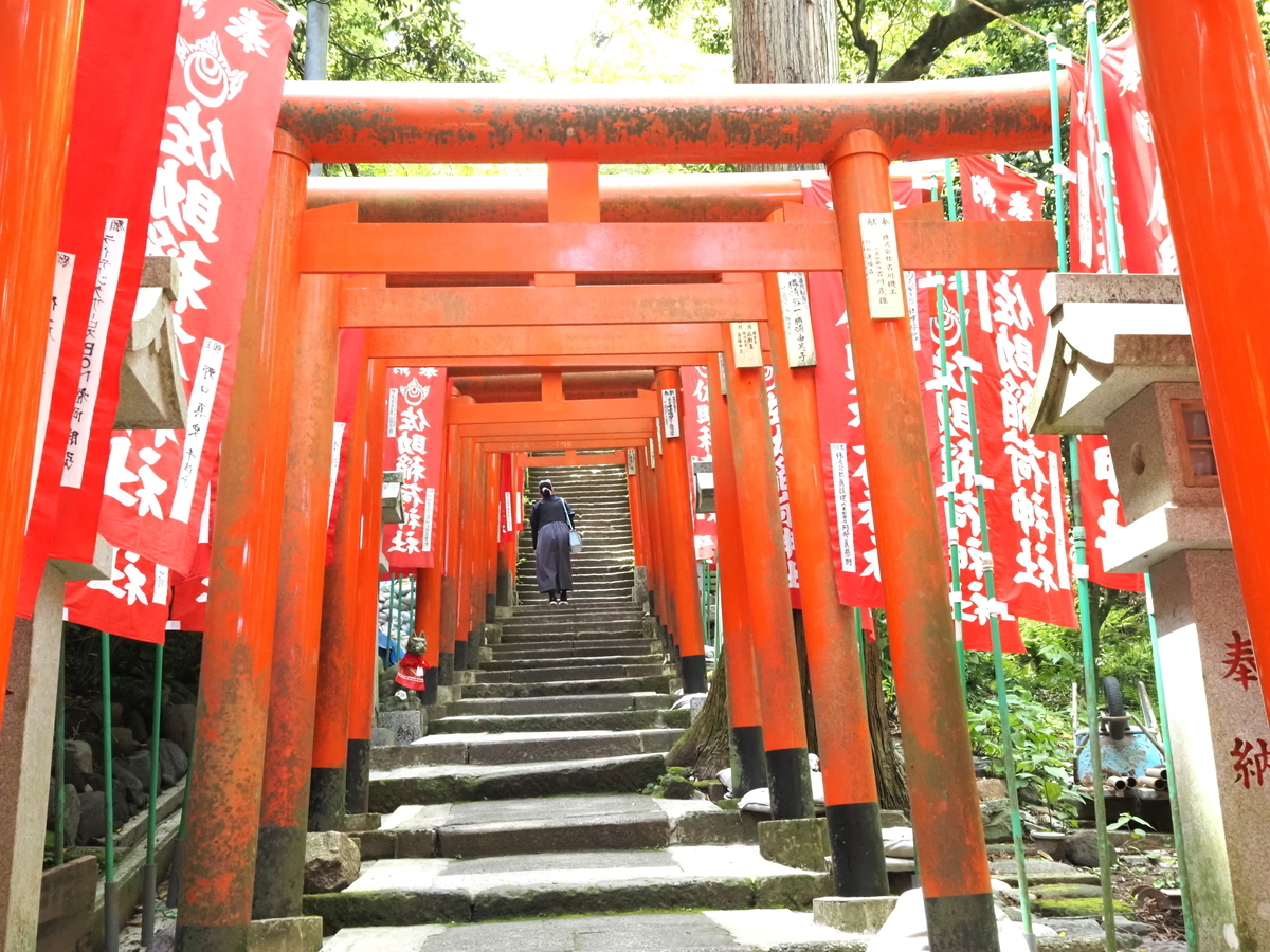 鳥居の中