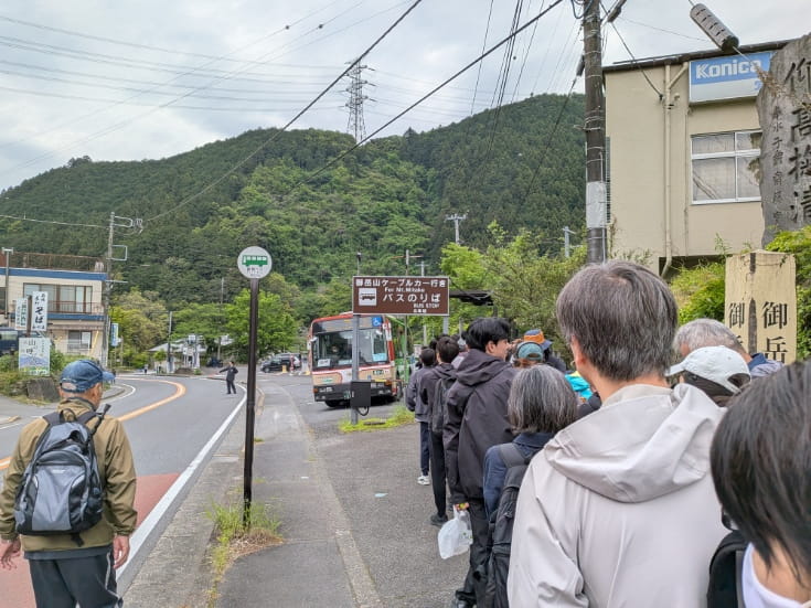 バス乗り場の行列