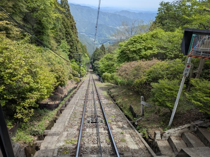 ケーブルカーの線路
