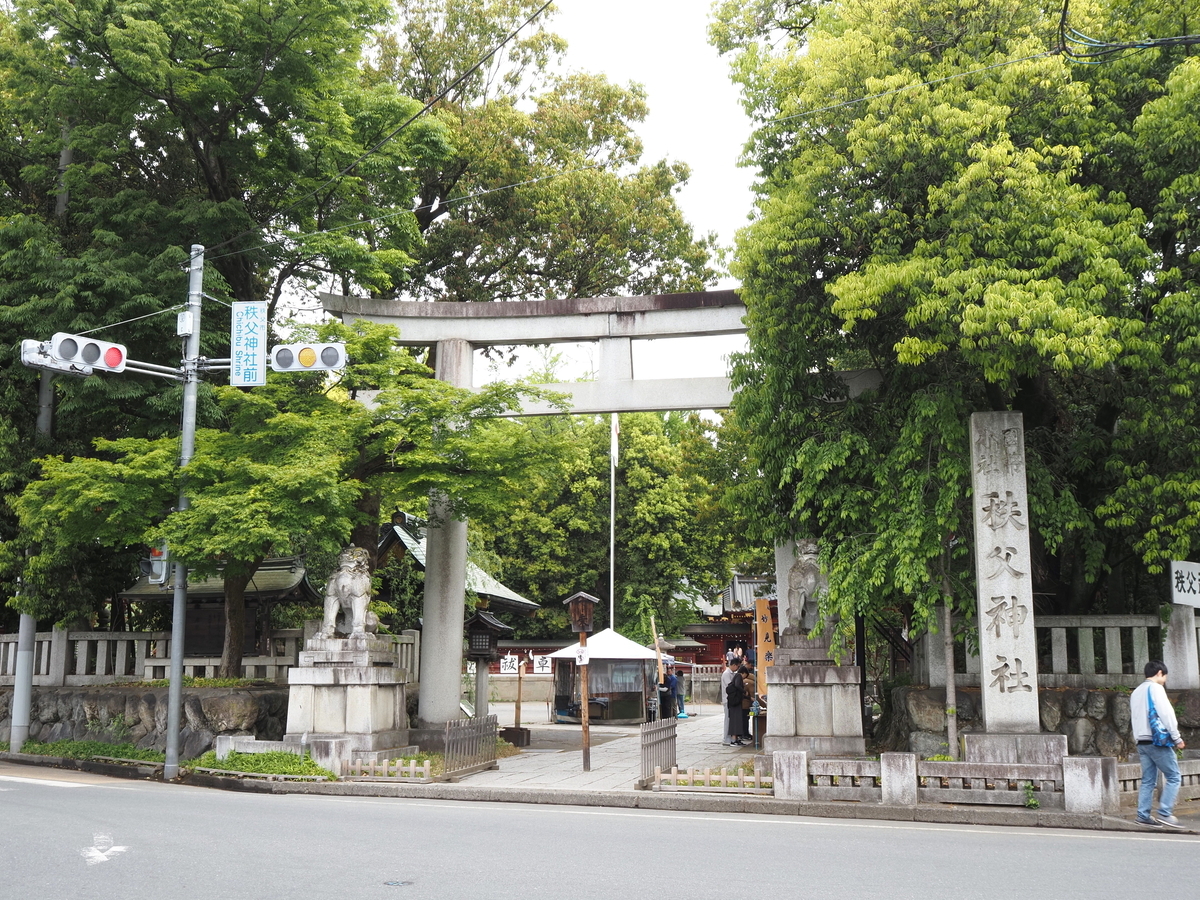 社号標と大鳥居