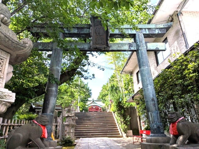 銅鳥居
