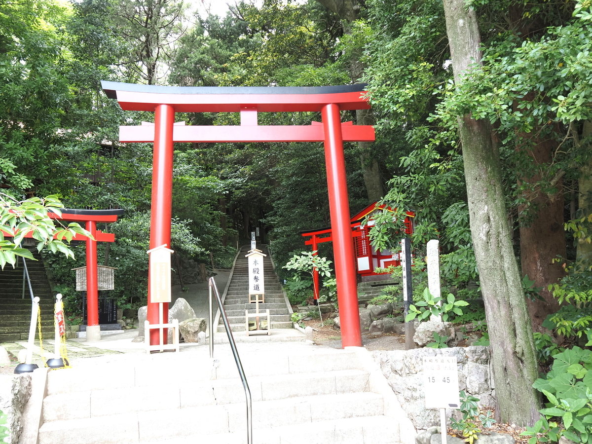 本殿参道の鳥居