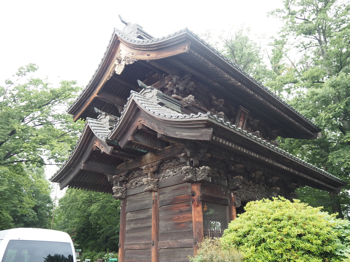 斜めから見た貴惣門
