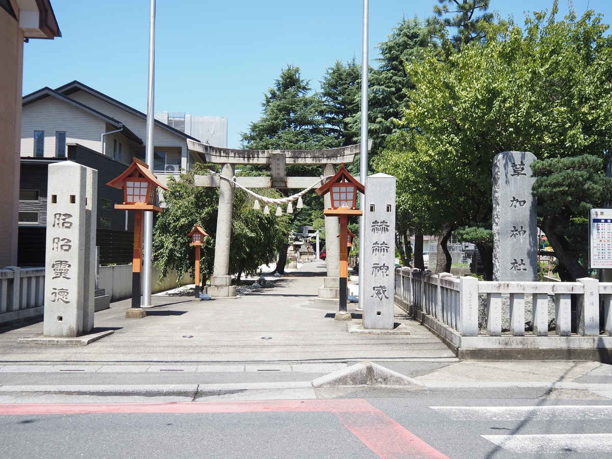 社号標と一之鳥居