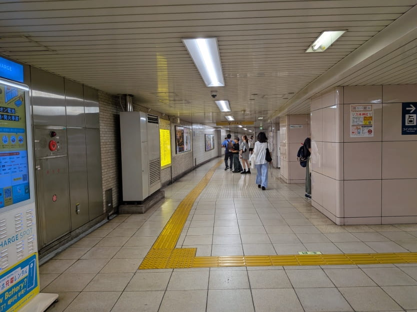 1番出口までの通路