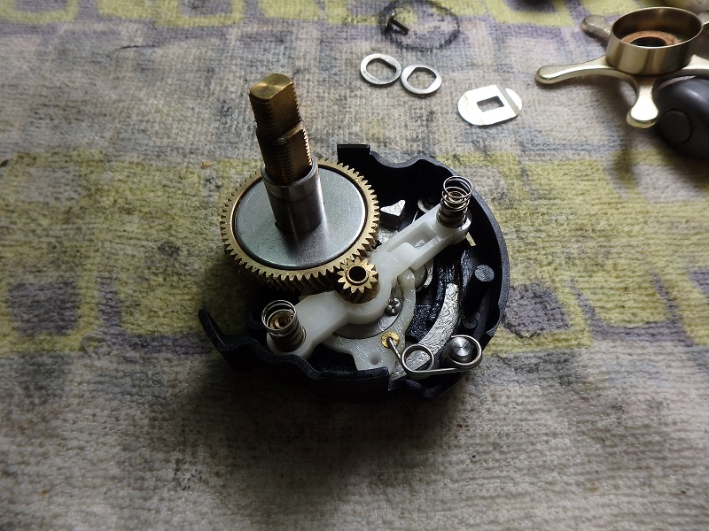 シマノ カルカッタ200XT ジャンク品 ハンドル無し シマノ(SHIMANO