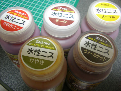 ダイソーの木部用水性ニス5種を試す