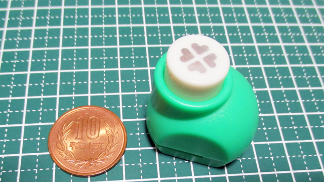 クラフトパンチとフードパック(縮むプラバン)で極小パーツを作る