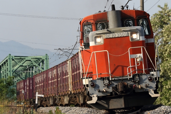 EF64原色重連 in犀川橋梁 - 鉄道気分