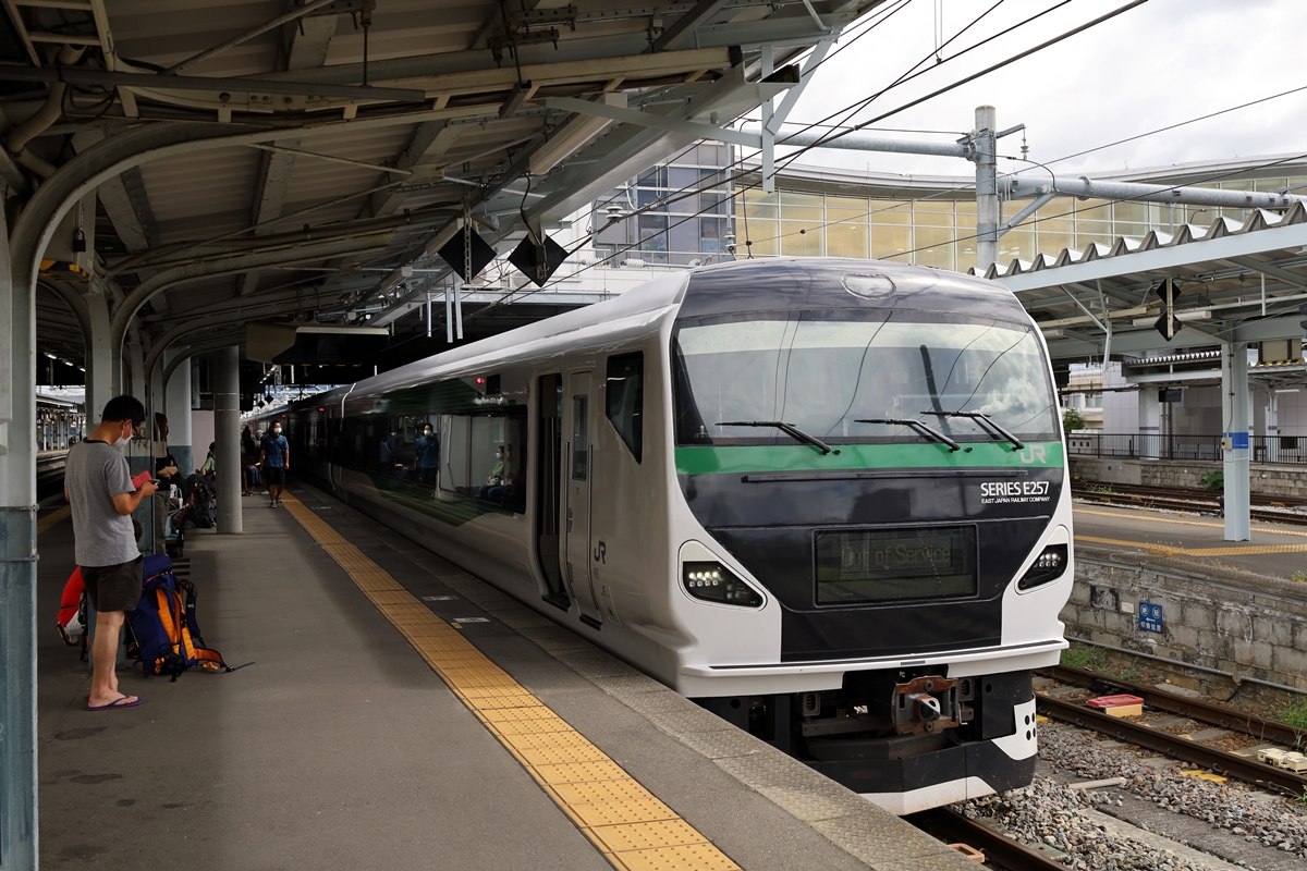 あす E257系 臨時あずさ 乗車&撮影 - 鉄道気分