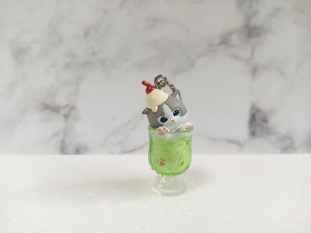 mofusandにゃんこソーダとNEKO LABミニチュアチャーム - 小さな世界が好き