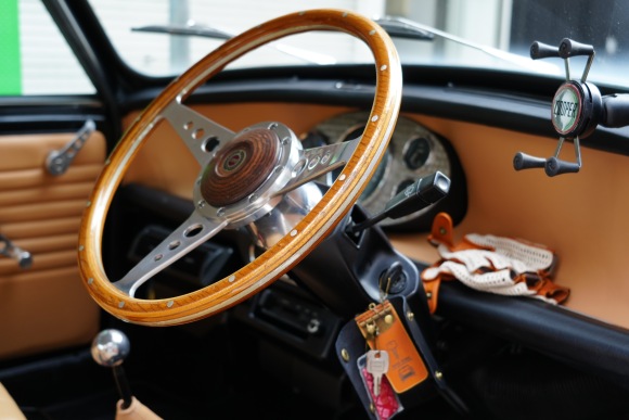 MINIの運転席とキーケース
