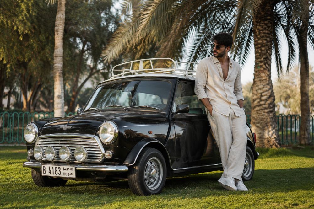 砂漠の国で出会った、小さな英国車｜今日はクーパーの日 - HELLO！ MINI