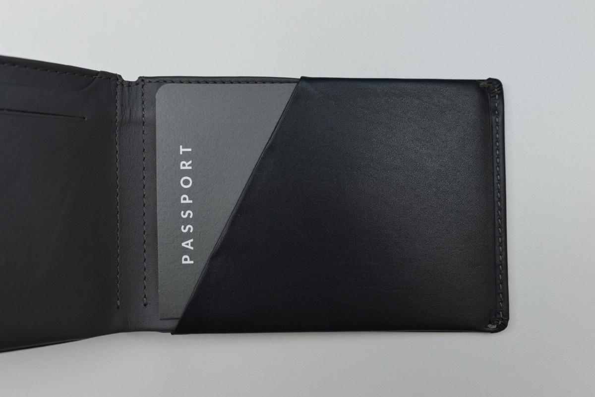 たんです様【bellroy】Travel wallet パスポート収納付お財布 Amazon | Bellroy Leather Travel Wallet（パスポートホルダー