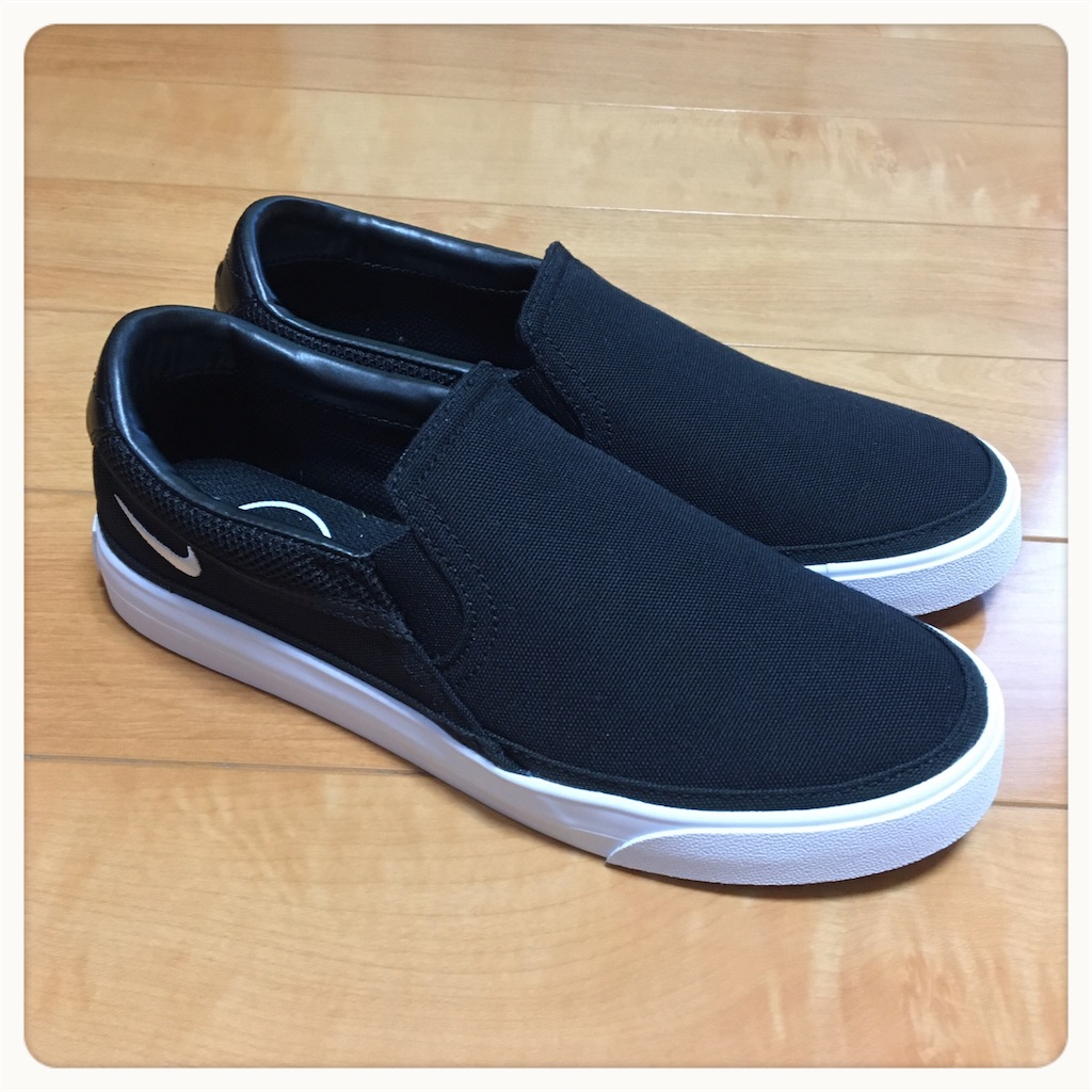 スニーカーを買い替え ミニマリストolは スリッポン一択 コンサバ系 ミニマムライフ