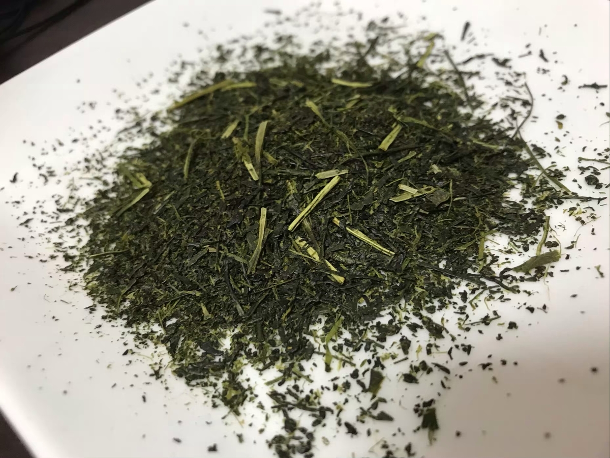 茶葉を煎る前の画像