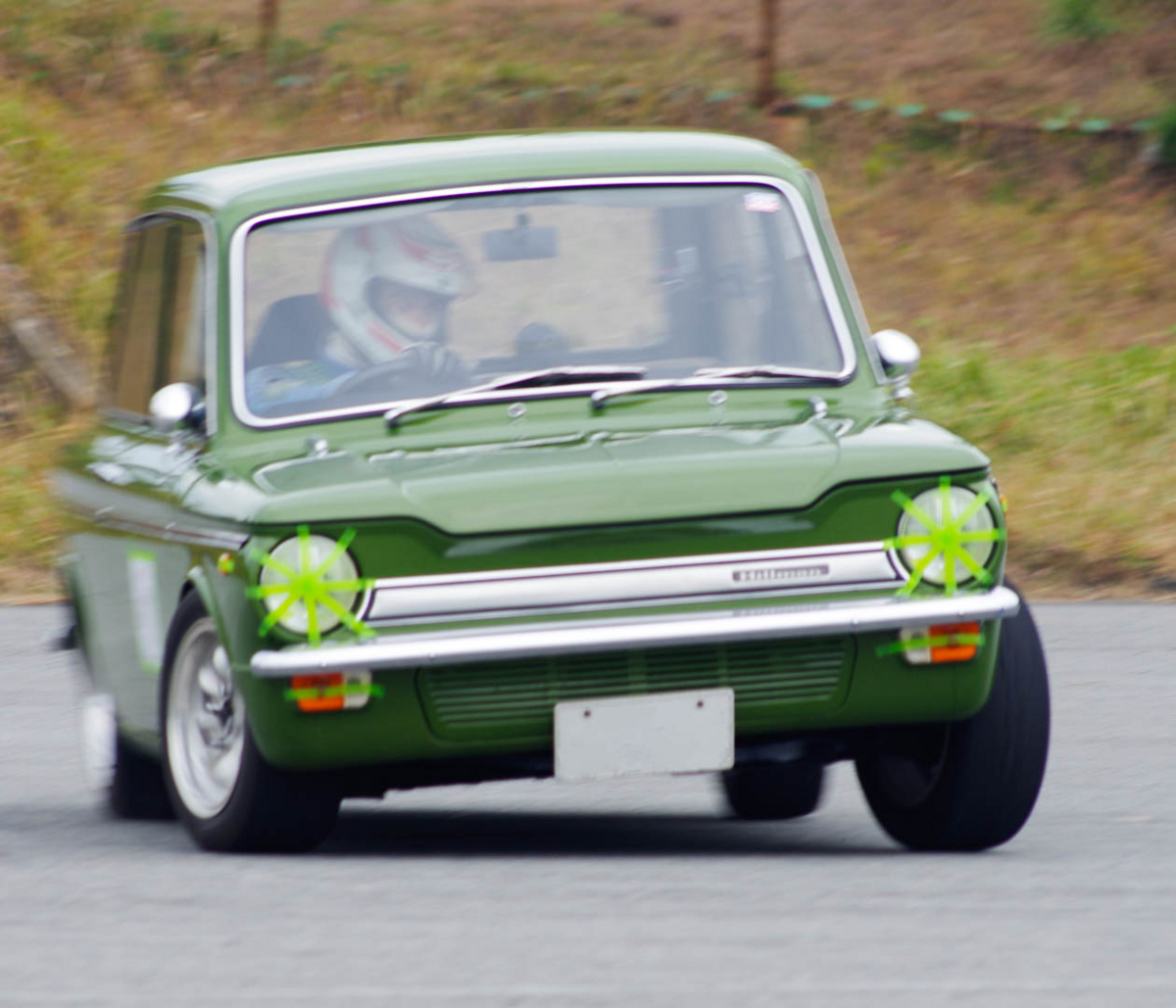 ヒルマン インプ 1960年代のイギリス製小型自動車が(かわいい) ヒルマン インプ 1960年代のイギリス製小型自動車が(かわいい)