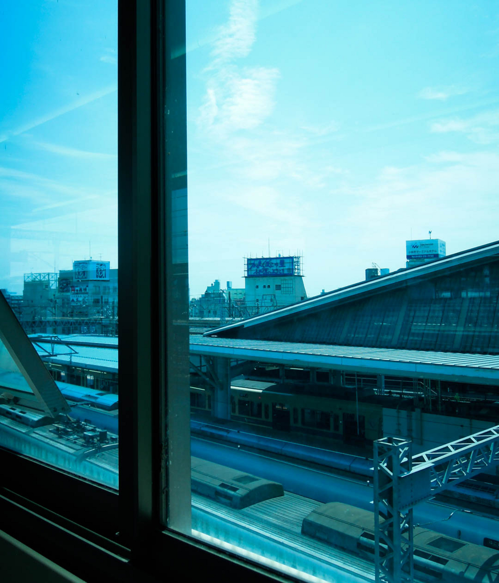 新幹線ホーム(小田原駅)と青の世界 2017年6月 新幹線ホーム(小田原駅)と青の世界 2017年6月