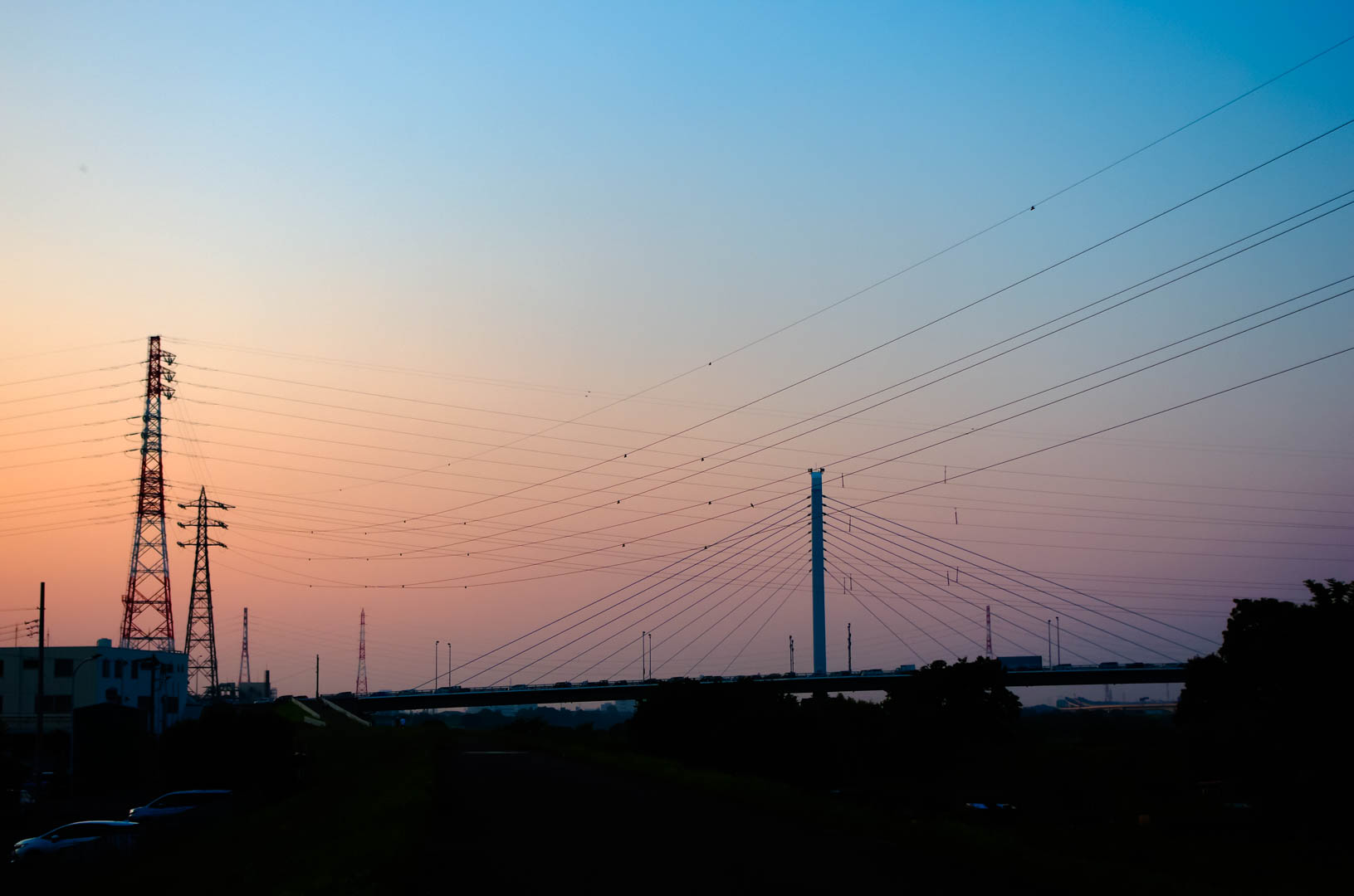 湘南銀河大橋と丹沢大山の夕暮れ(2017年7月) 湘南銀河大橋と丹沢大山の夕暮れ(2017年7月)