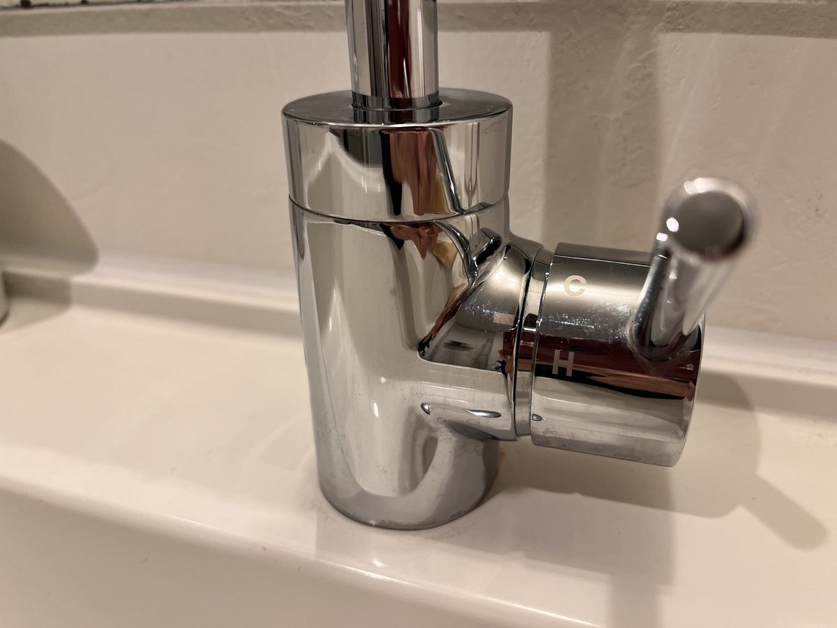 洗面台の蛇口の写真