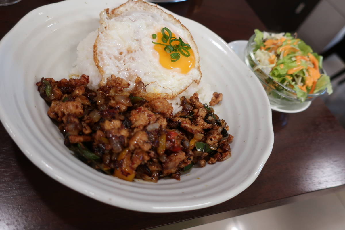 エスニックキッチンサティーガパオライス画像