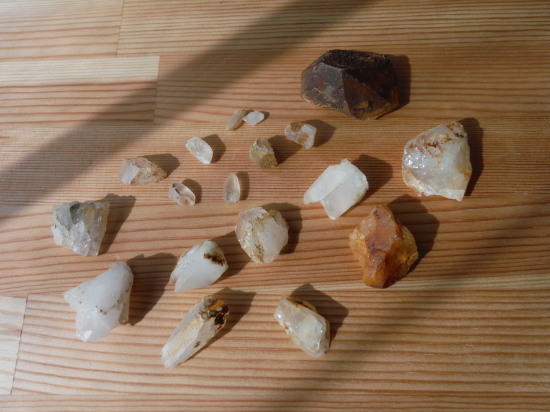 水晶と石英 f:id:miraluna:20201102181853j:plain