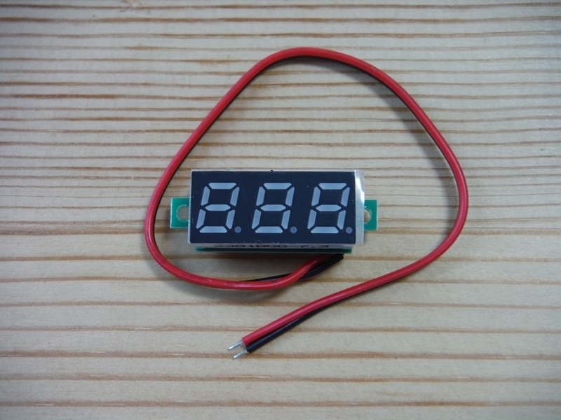 0.28インチLEDミニデジタル電圧チェッカー