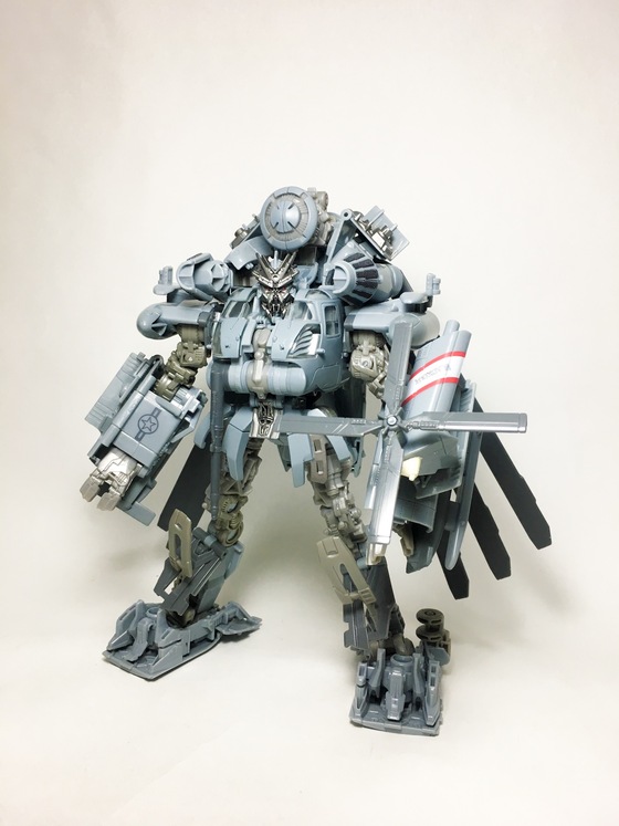 トランスフォーマー スタジオシリーズ ブラックアウト