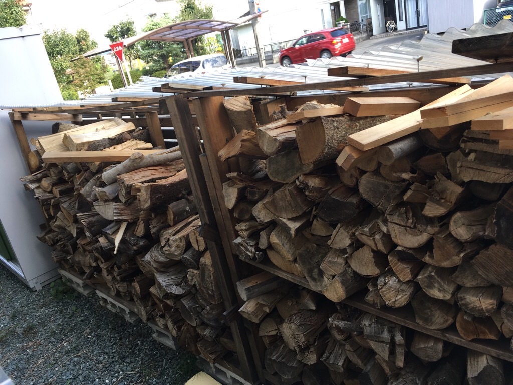 薪ストーブで暮らしはどう変わるか 薪ストーブで冬眠したい