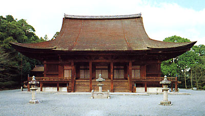 三井寺の国宝金堂