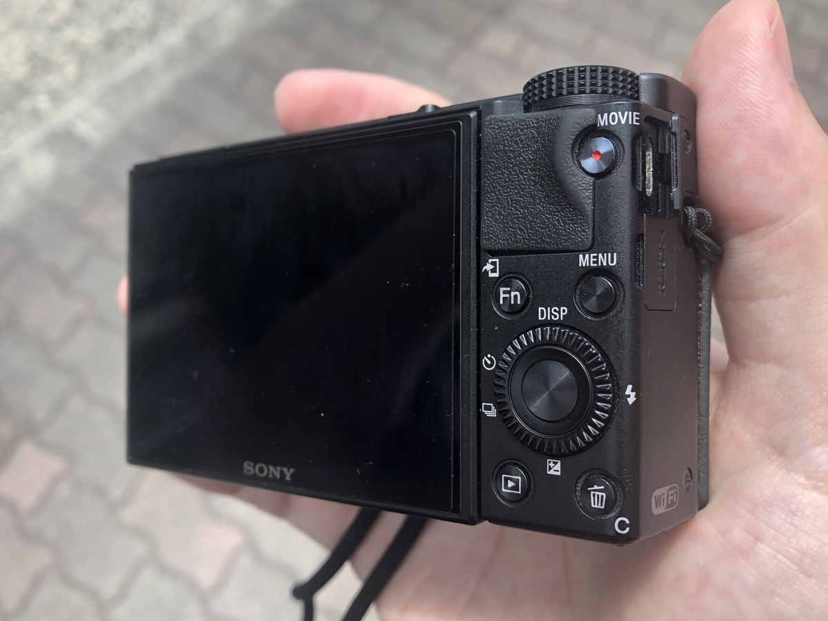 f:id:mismith:20190620131231j:plain 写真:RX100 M6の液晶モニター