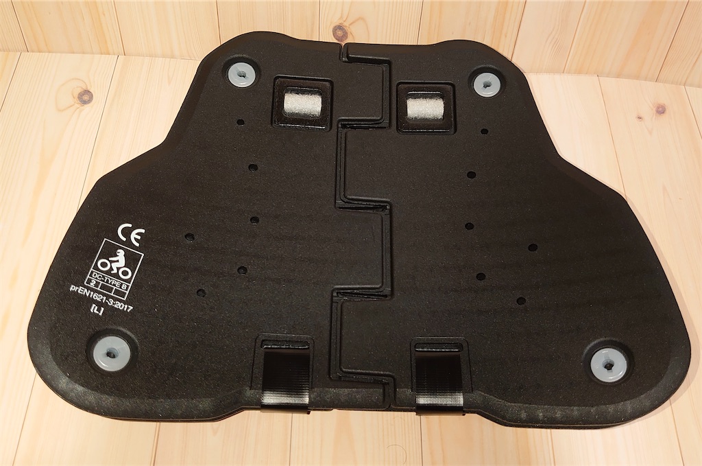 プロテクター】KOMINEの胸部プロテクター『エルゴノミックエアー』とRS