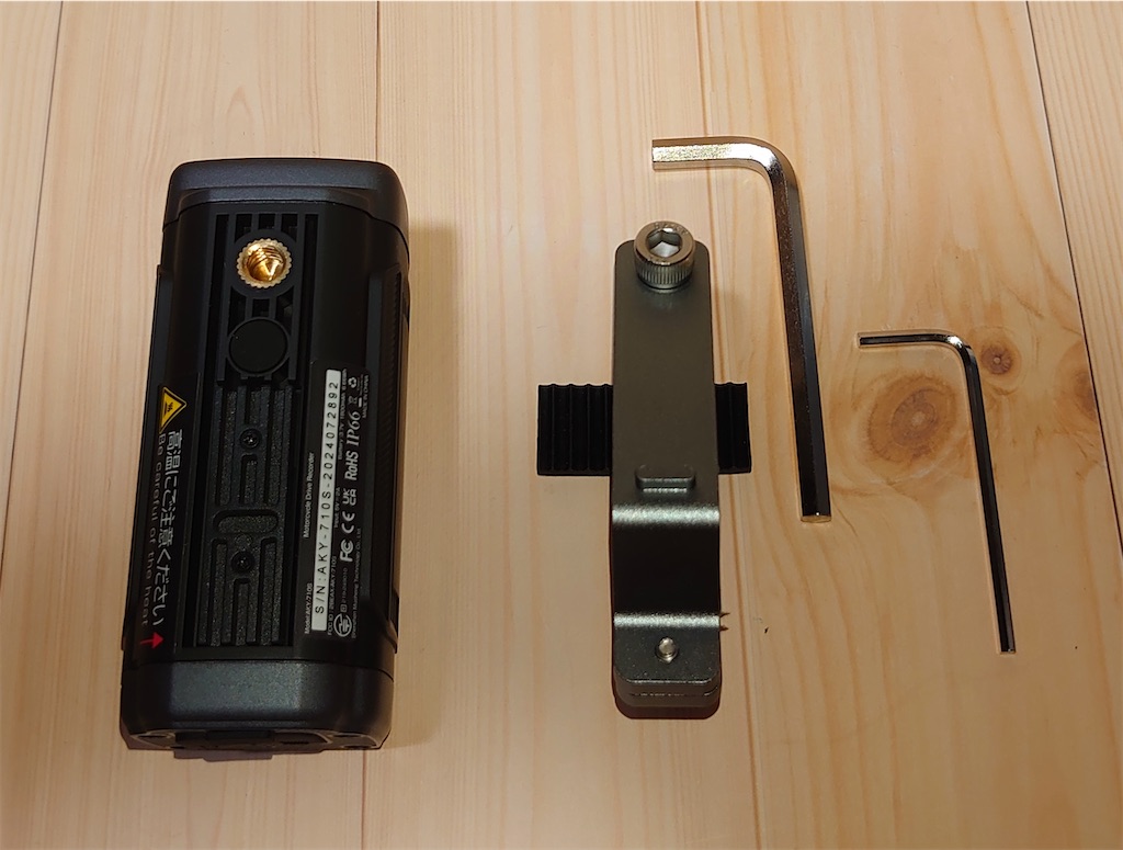 バイク】AKEEYO(アキーヨ)のUSB給電ドライブレコーダーは盗難防止で