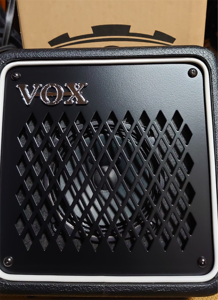 ZOOM G2X FOUR ギターエフェクター 3時間ほど使用 08_G2-XFour_Lifestyle.jpeg.