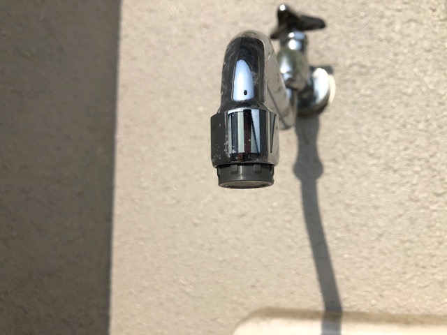 ベランダガーデニング用に買ったホースがつかない 泡沫蛇口には 泡沫蛇口用ニップル を買いましょう 住のもの すのもの