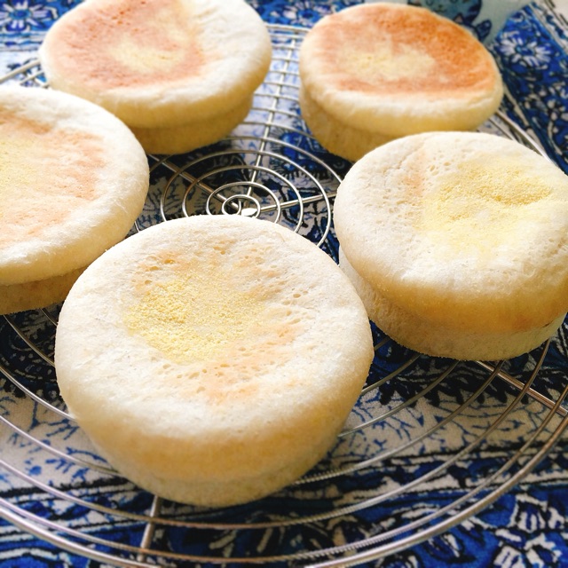 自家製イングリッシュマフィンで ソーセージエッグマフィン お砂糖味醂なし生活 ほっこりおうちごはん