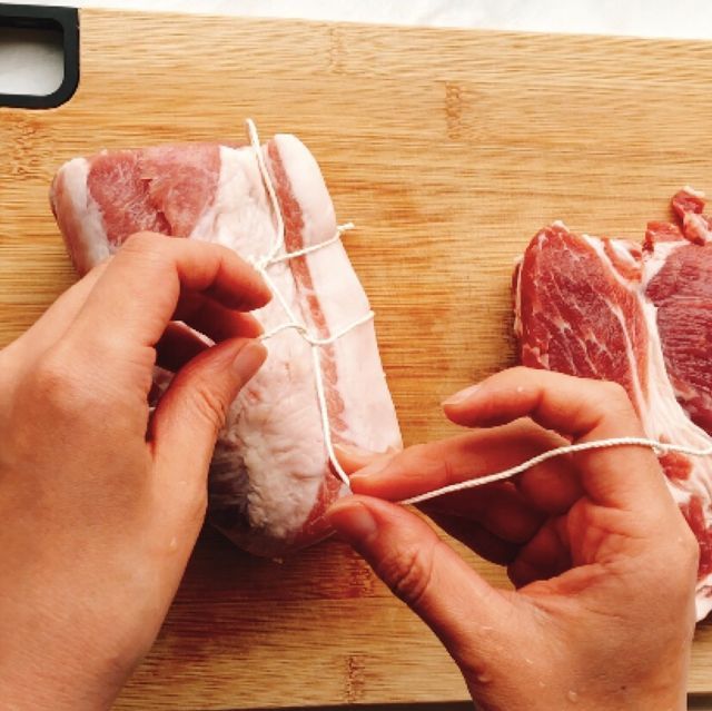 煮豚やローストビーフに 塊肉の縛り方と丸め方による違い 動画有 お砂糖味醂なし生活 ほっこりおうちごはん