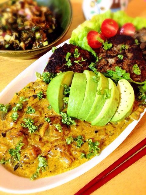 ハンバーグに マッシュルームと玉ねぎのカレーソース お砂糖味醂なし生活 ほっこりおうちごはん