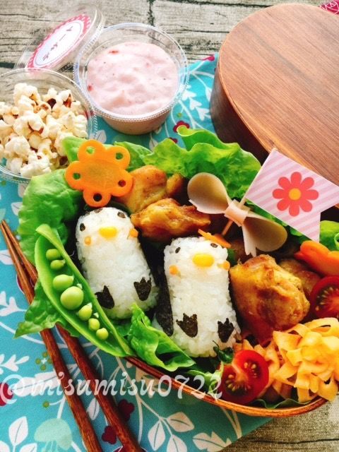 キャラ弁 ペンギンおにぎりとタンドリーチキンの遠足弁当 お砂糖味醂なし生活 ほっこりおうちごはん