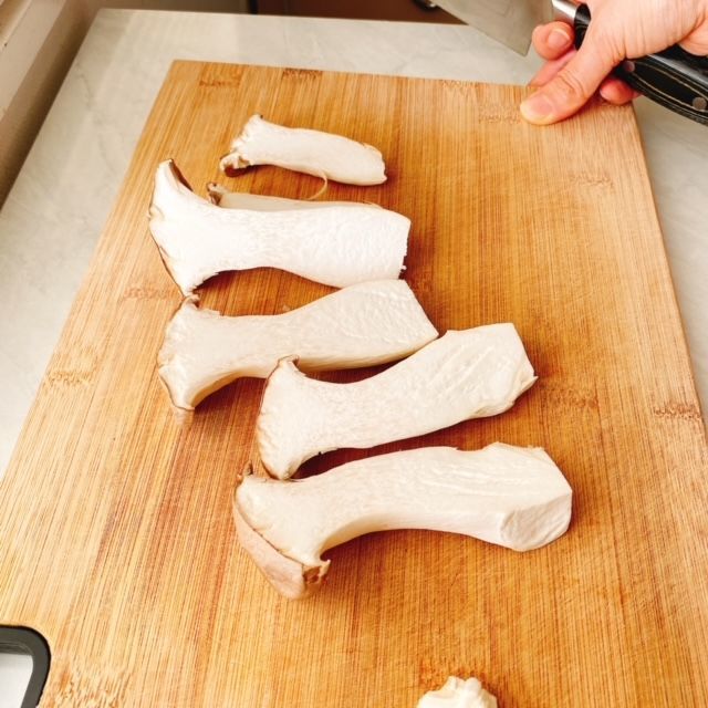 エリンギのツナマヨ焼き(動画レシピ)/Eringi grilled with tuna. ほっこりおうちごはん