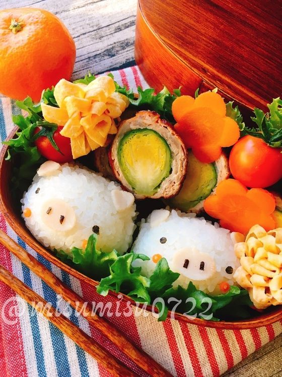 キャラ弁 豚さんおにぎりと芽キャベツ肉巻き お砂糖味醂なし生活 ほっこりおうちごはん