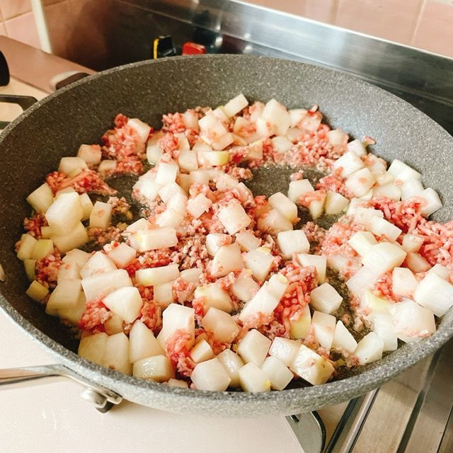大根のカレーそぼろ(動画レシピ)/Daikon radish and ground meat with curry. ほっこりおうちごはん