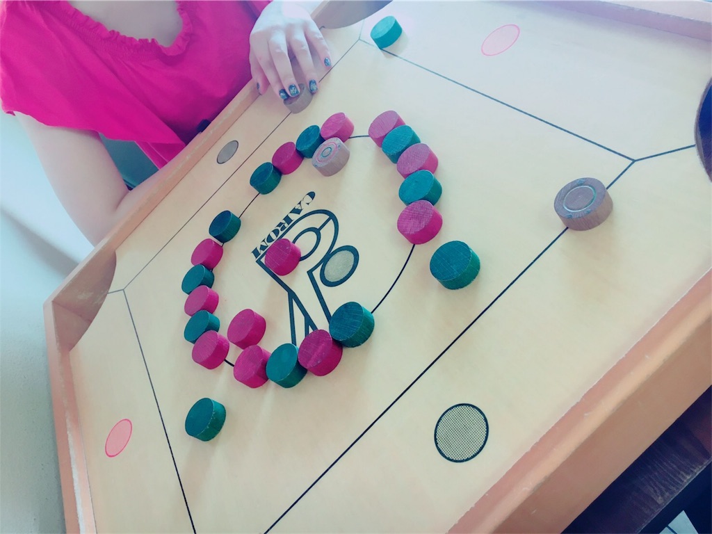 彦根の伝統的ゲーム「カロム」 彦根の伝統的ゲーム「カロム」／彦根市