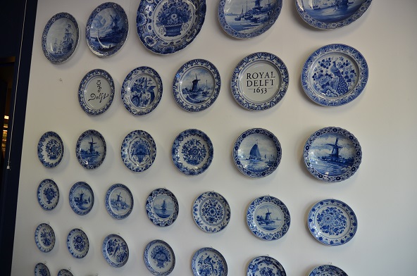 オランダ デルフト陶器見学そして描く - 桐原春子の ハーブ