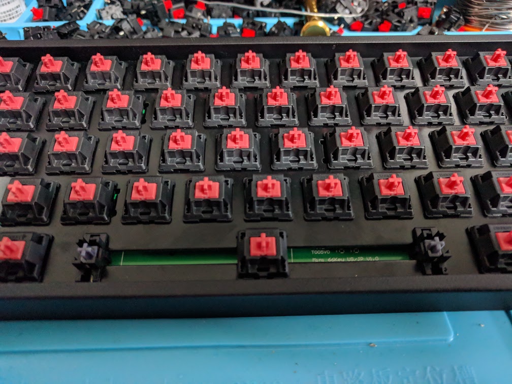 LEOPOLD FC660M Cherry 静音赤軸 吸音パッド内蔵 静音モデル LEOPOLD FC660Mの軸をピンク軸に換装した - みつのーと