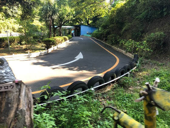 小田原城址公園子ども遊園地の豆自動車