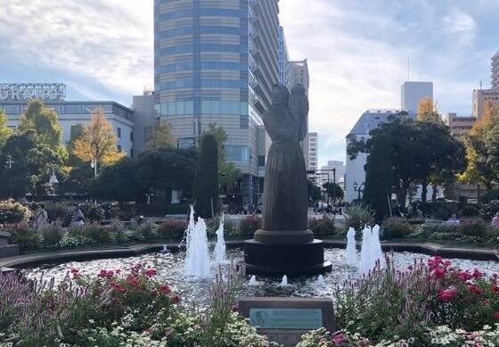 横浜みなとみらいの山下公園の噴水広場